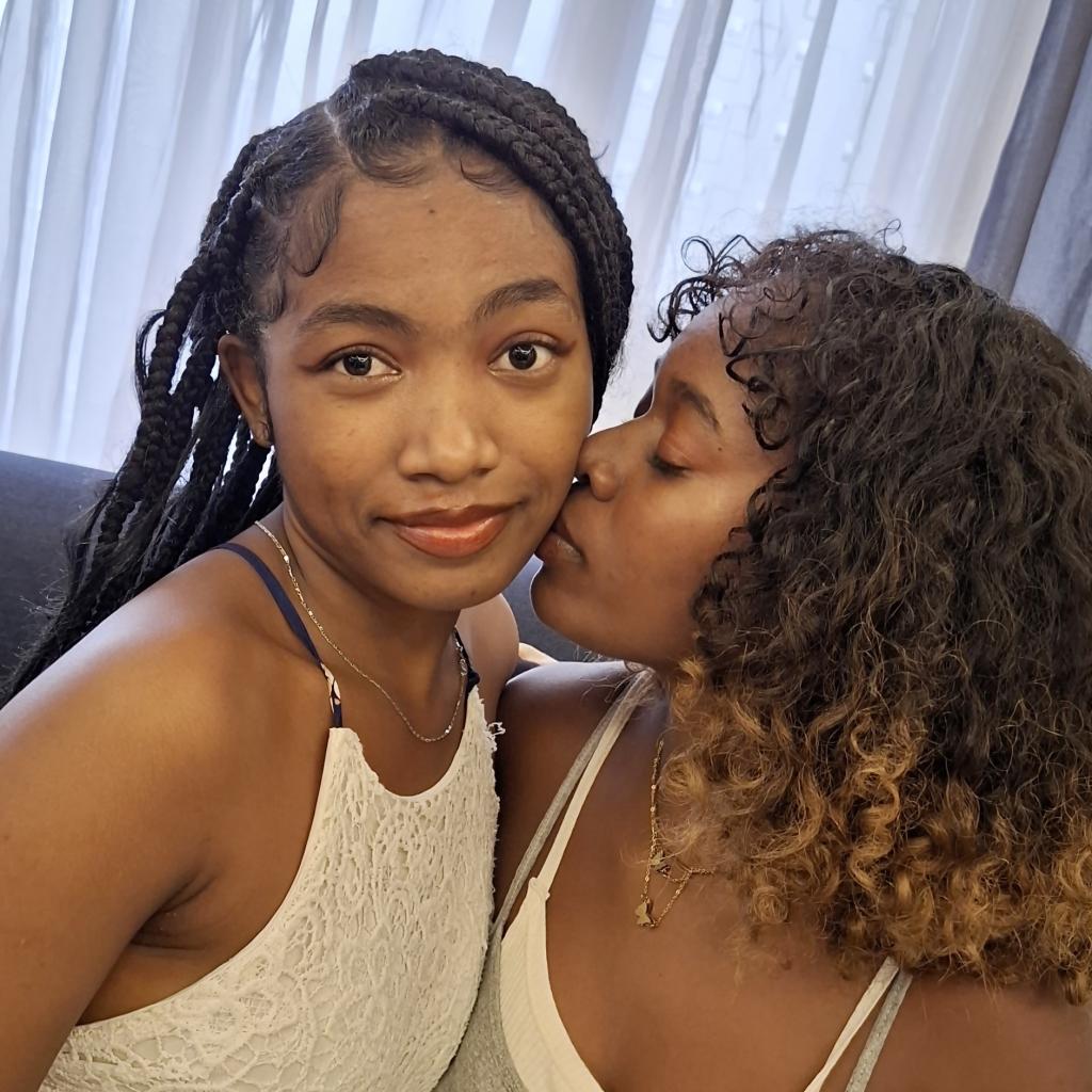 Duo Annika and Fabiola
